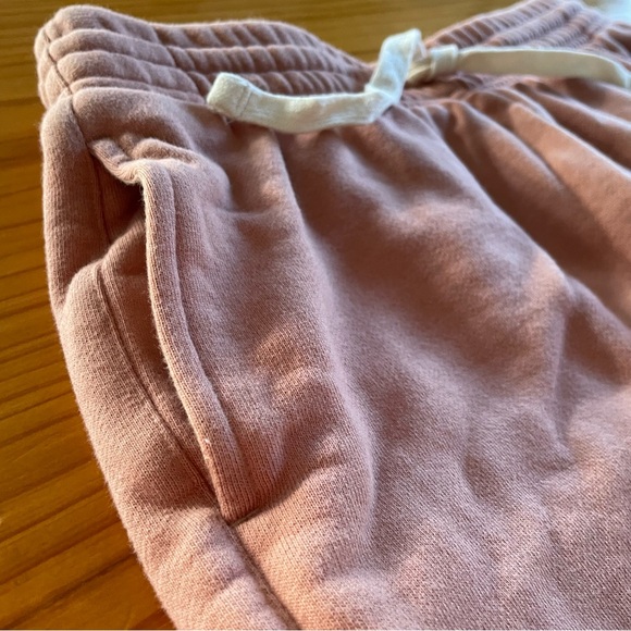 Girlfriend Collective 50/50 Sweat Shorts in Birch With Pockets - Picture 2 of 8